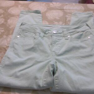 SEVEN ,PALE GREEN CROPPED JEANS SIZE 6 NEW WITHOUT TAGS.